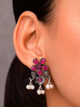 01O122512RD Oxidised Silver Pearl Earrings