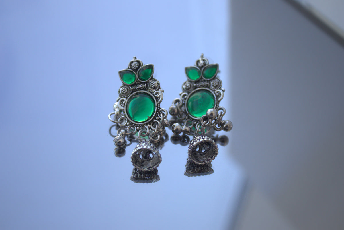 01O122503GR Oxidised Silver Pearl Chandbalis – Adjustable & Elegant