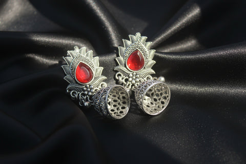 01O122504RD Oxidised Silver Pearl Chandbalis – Adjustable & Elegant