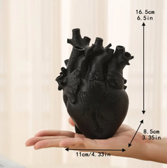 Heart-Shaped Resin Ornament – Elegant Decorative Vase