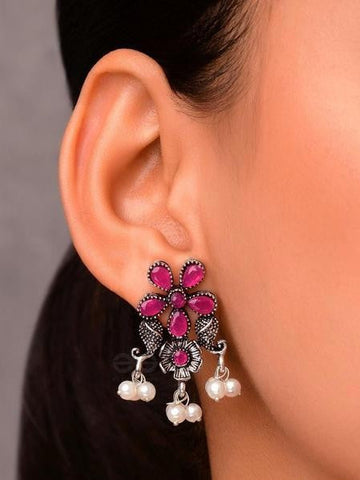 01O122512RD Oxidised Silver Pearl Earrings