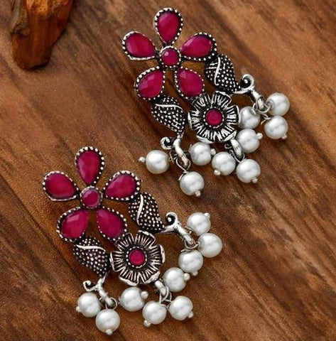 01O122512RD Oxidised Silver Pearl Earrings