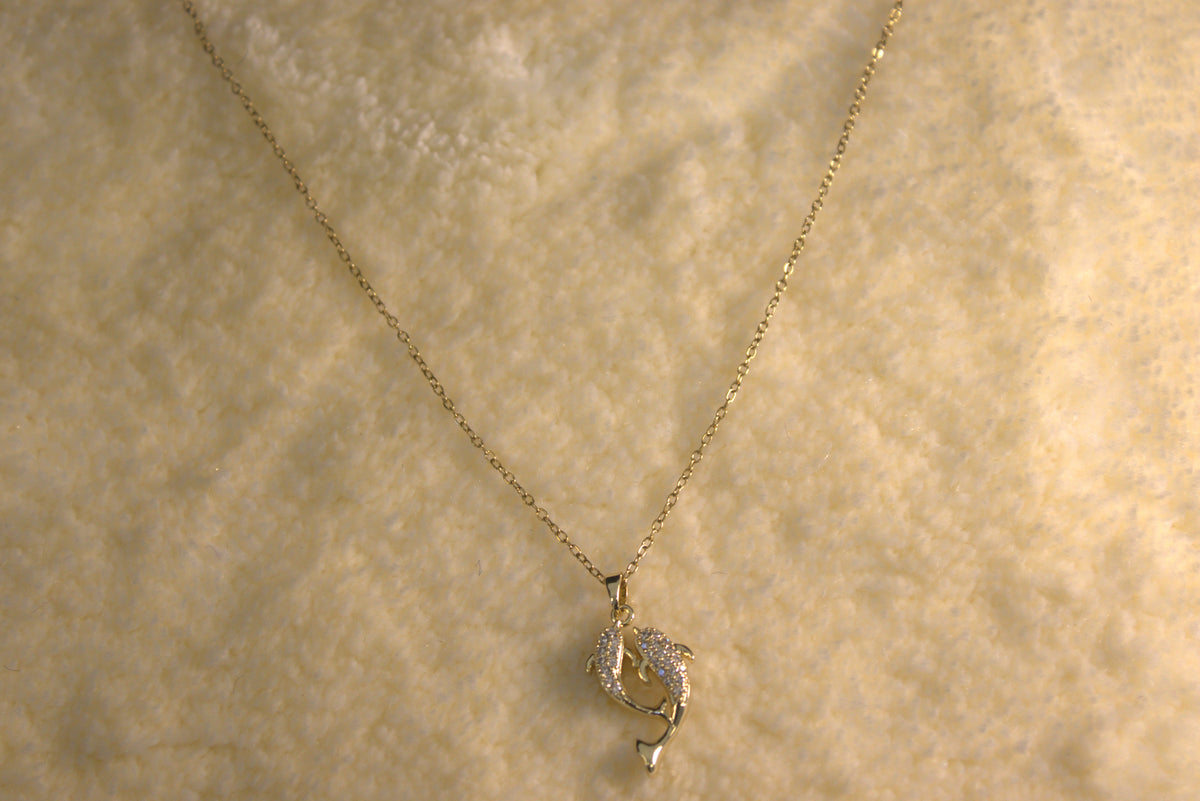 03T122502GD Beautiful Fish Pendant Stainless Steel Necklace – Anti-Tarnish & Hypoallergenic