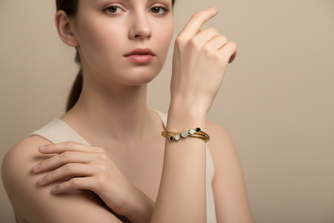 02T122504GD Chic Gold Anti Tarnish Bracelet with Geometric Circle Accents