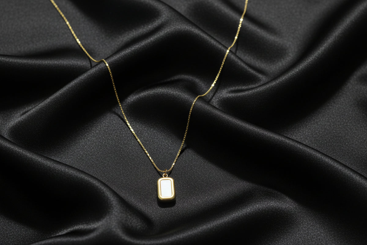 03T122501GD Double Sided Stainless Steel Necklace – Anti-Tarnish & Hypoallergenic