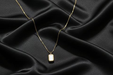 03T122501GD Double Sided Stainless Steel Necklace – Anti-Tarnish & Hypoallergenic