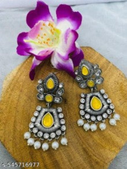 01O122513YL Oxidised Silver Pearl Earrings – Elegant Timeless