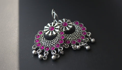 01O122502MR Oxidised Silver Pearl Chandbalis – Adjustable & Elegant