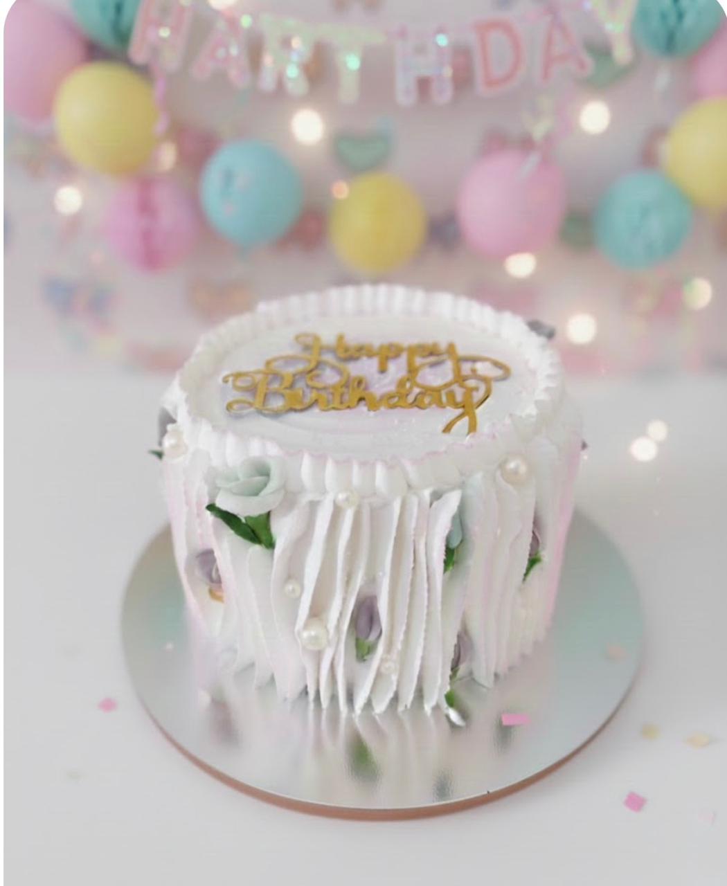 White Beauty Cake 🎂
