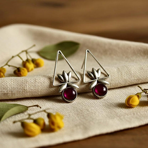 01O122511RD Timeless Oxidised Silver Pearl Earrings – Elegant